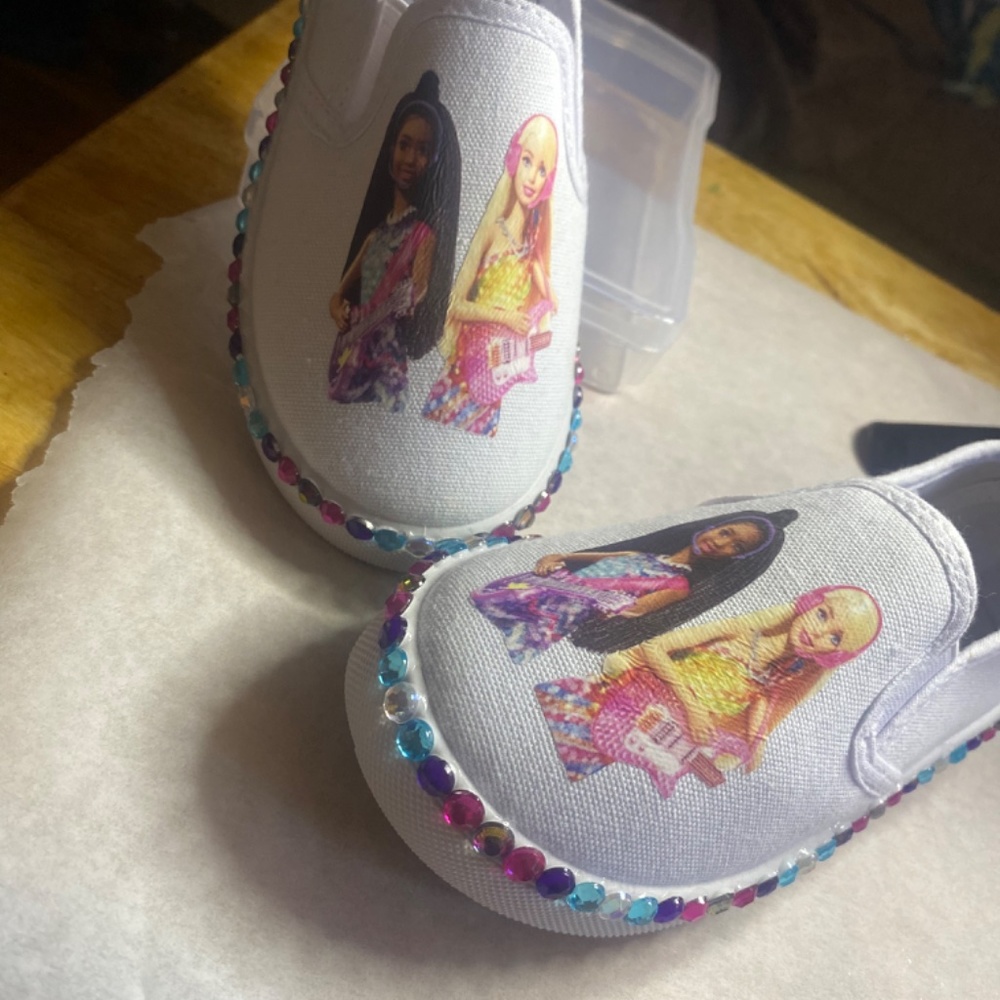 Shoes - Picture 5 of 6